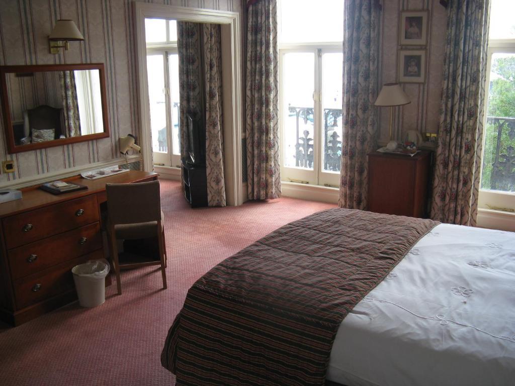 The Mount Hotel Scarborough Room photo